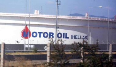 Duopoly and distortions in fuel market
