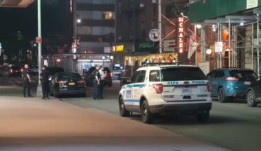 Midtown crime: Police searching for suspect after man slashed outside bar in Manhattan, NYC