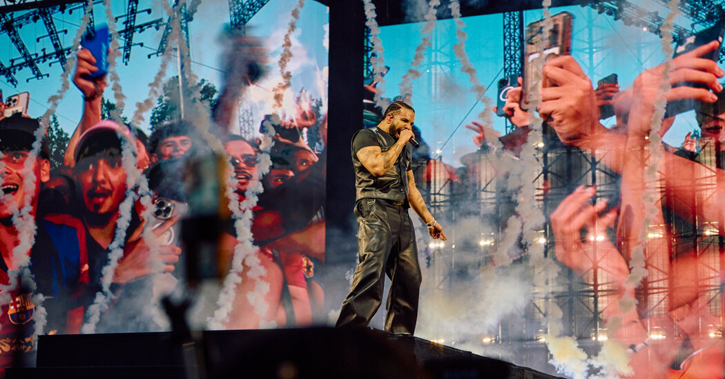 Drake Returns With Reinforcements at Wireless Fest in London