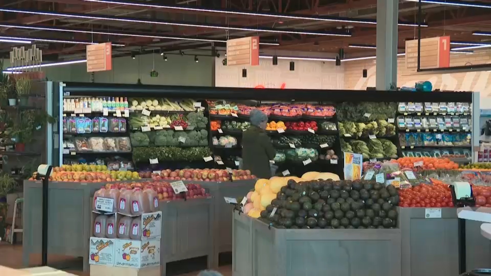 NYC Council expected to pass bills boosting pay for grocery delivery workers