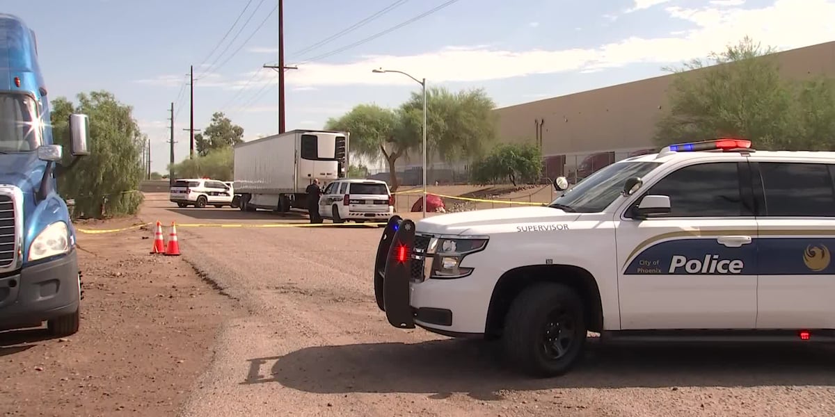 Phoenix police seeking tips after man found dead inside tent