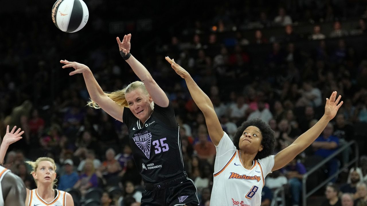 Julie Vanloo finds new home with Los Angeles after getting cut by Golden State earlier in week