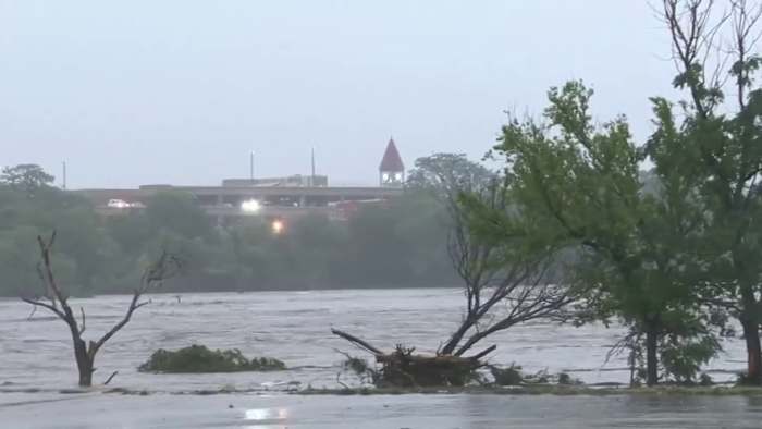 Houston firefighters deploy to assist in Kerr County flood recovery