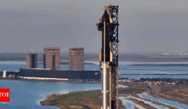 US Air Force suspends SpaceX rocket project