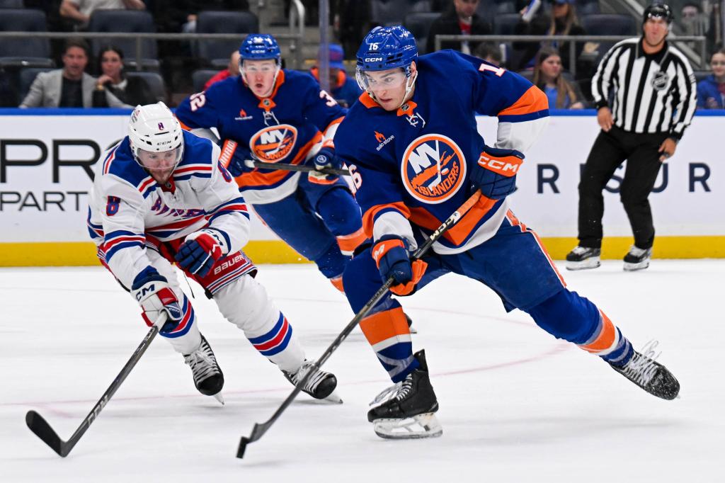Marc Gatcomb gets one-way deal from Islanders after impressive stint