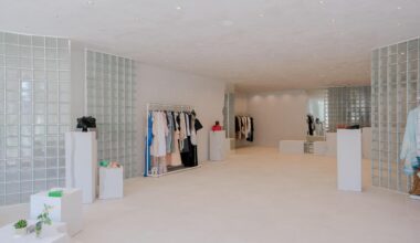 Erosion Buzë Mustaqe Showroom / Phi+Architects