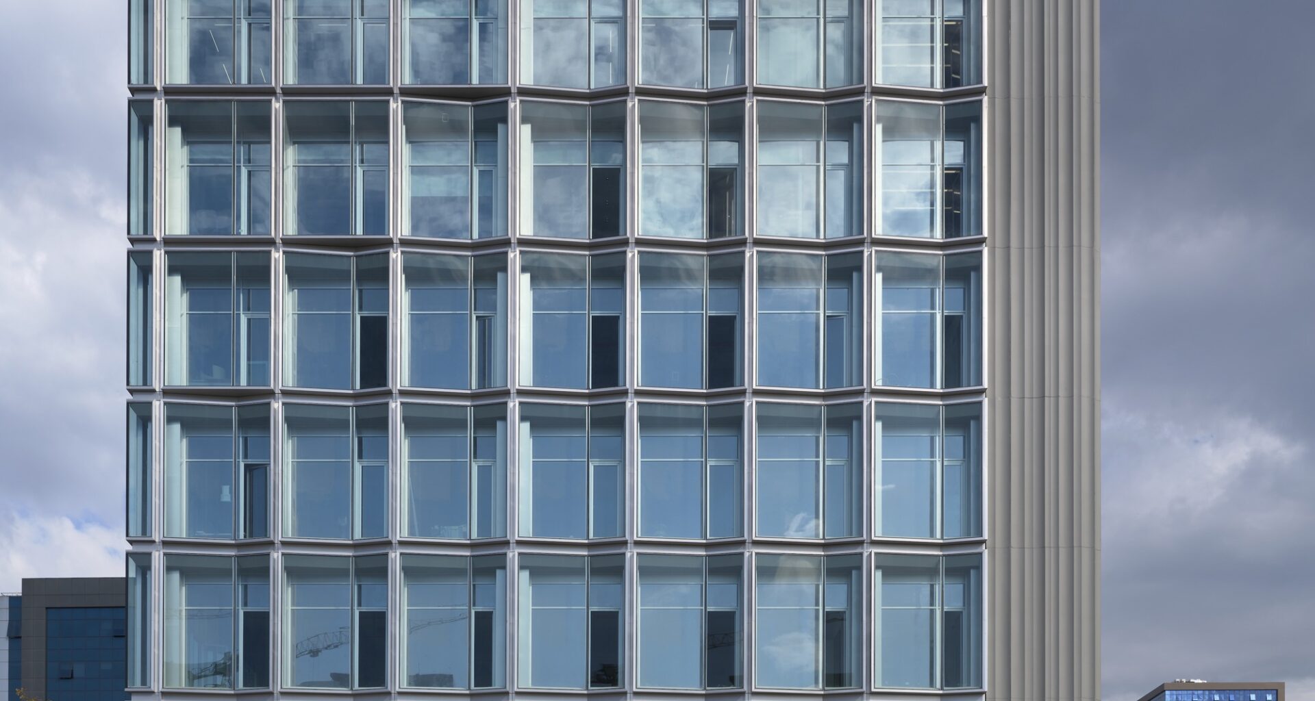 Quartz Plaza / Salon Alper Derinbogaz