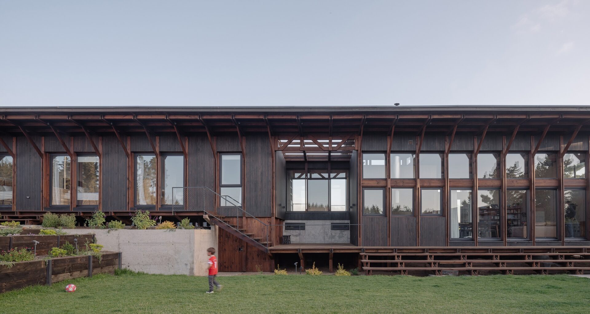 Los Pinos House / Espiral Arquitectos