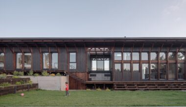 Los Pinos House / Espiral Arquitectos