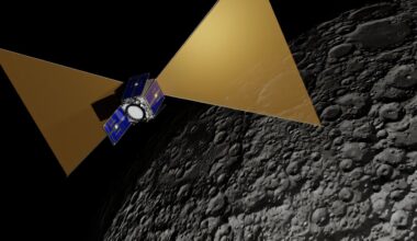 Probing the cosmic 'Dark Ages' from the far side of the moon