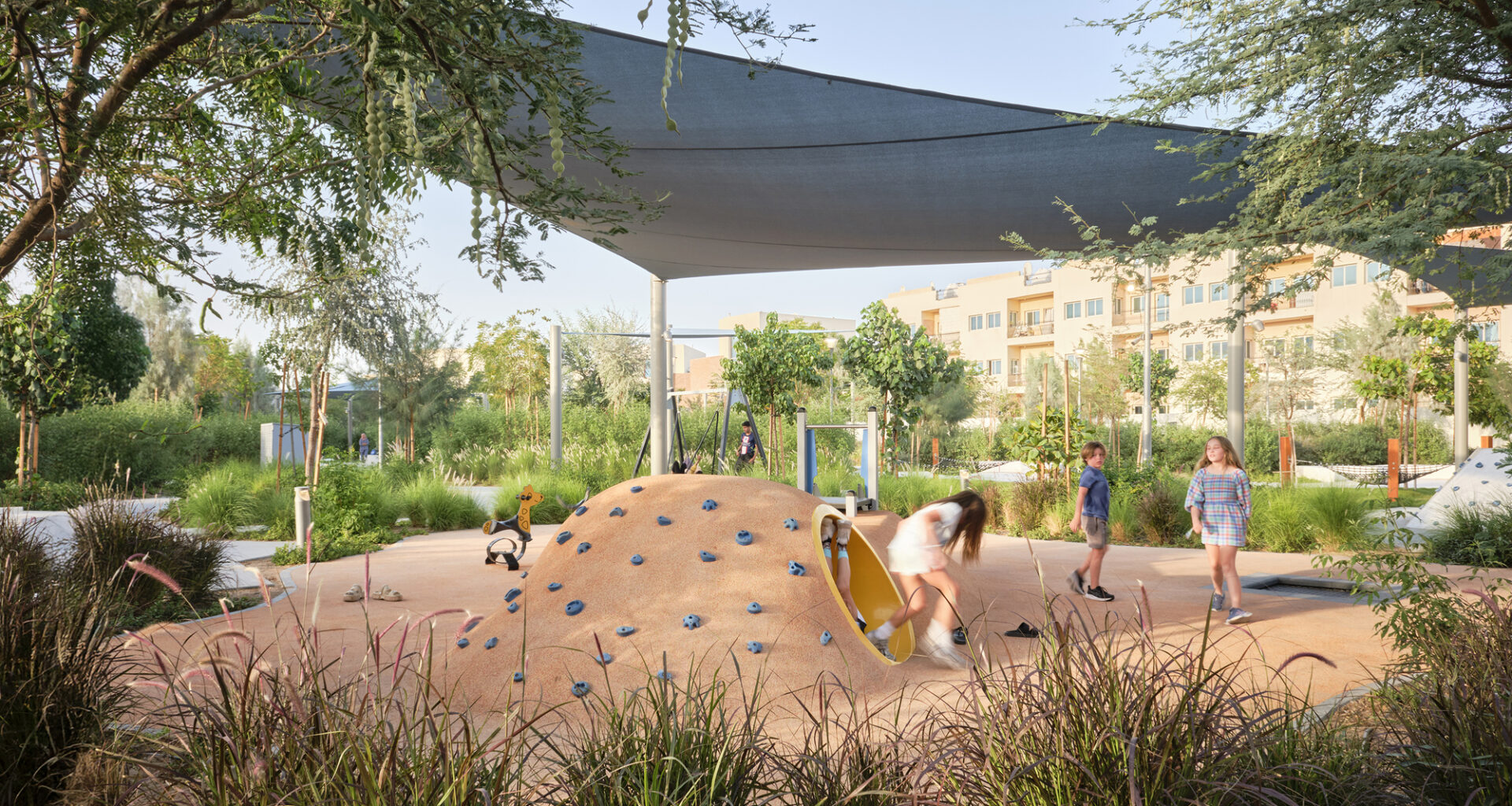 104 Abu Dhabi Neighbourhood Parks / SLA