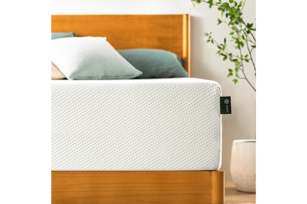 Zinus 10-Inch Green Tea Memory Foam Queen Mattress