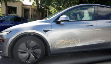 Tesla moves to expand Robotaxi to Phoenix, following rival Waymo