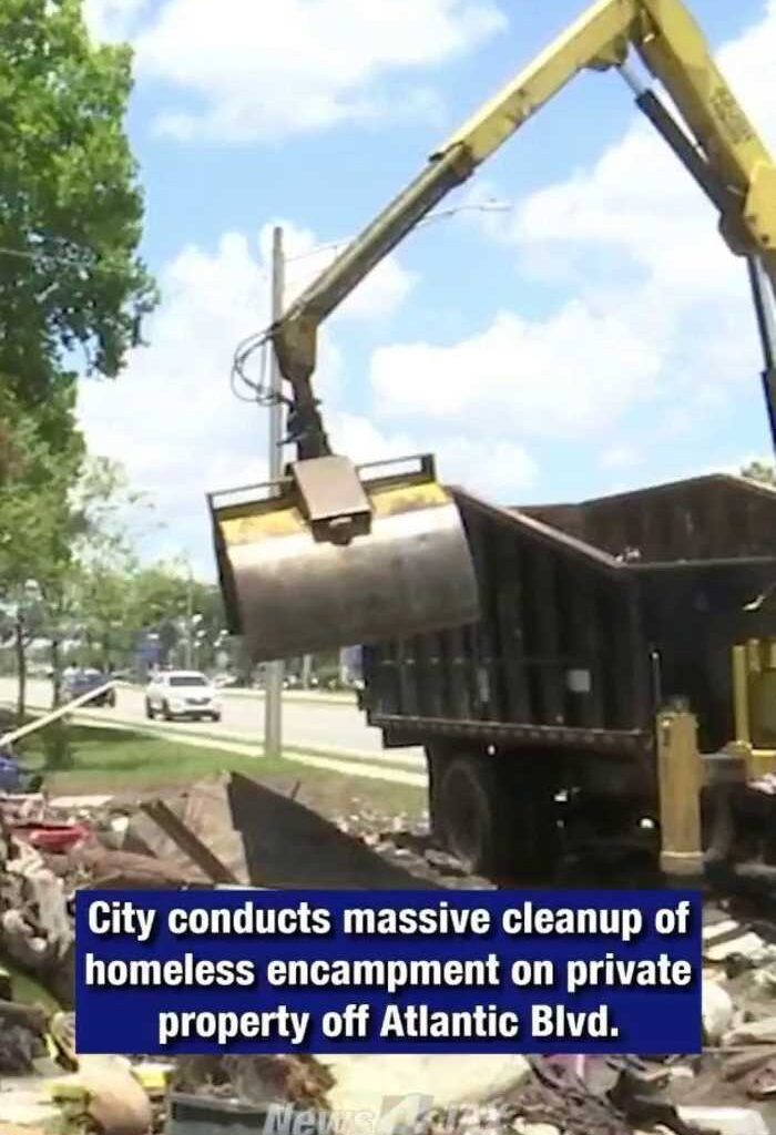 City cleans up homeless encampment off Atlantic Blvd.
