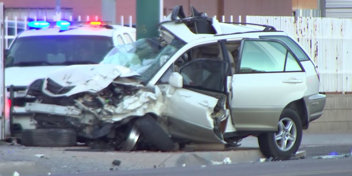 Man dies after crash in central Phoenix