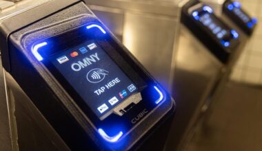 Some riders having issues with OMNY fare system, MTA panel survey finds
