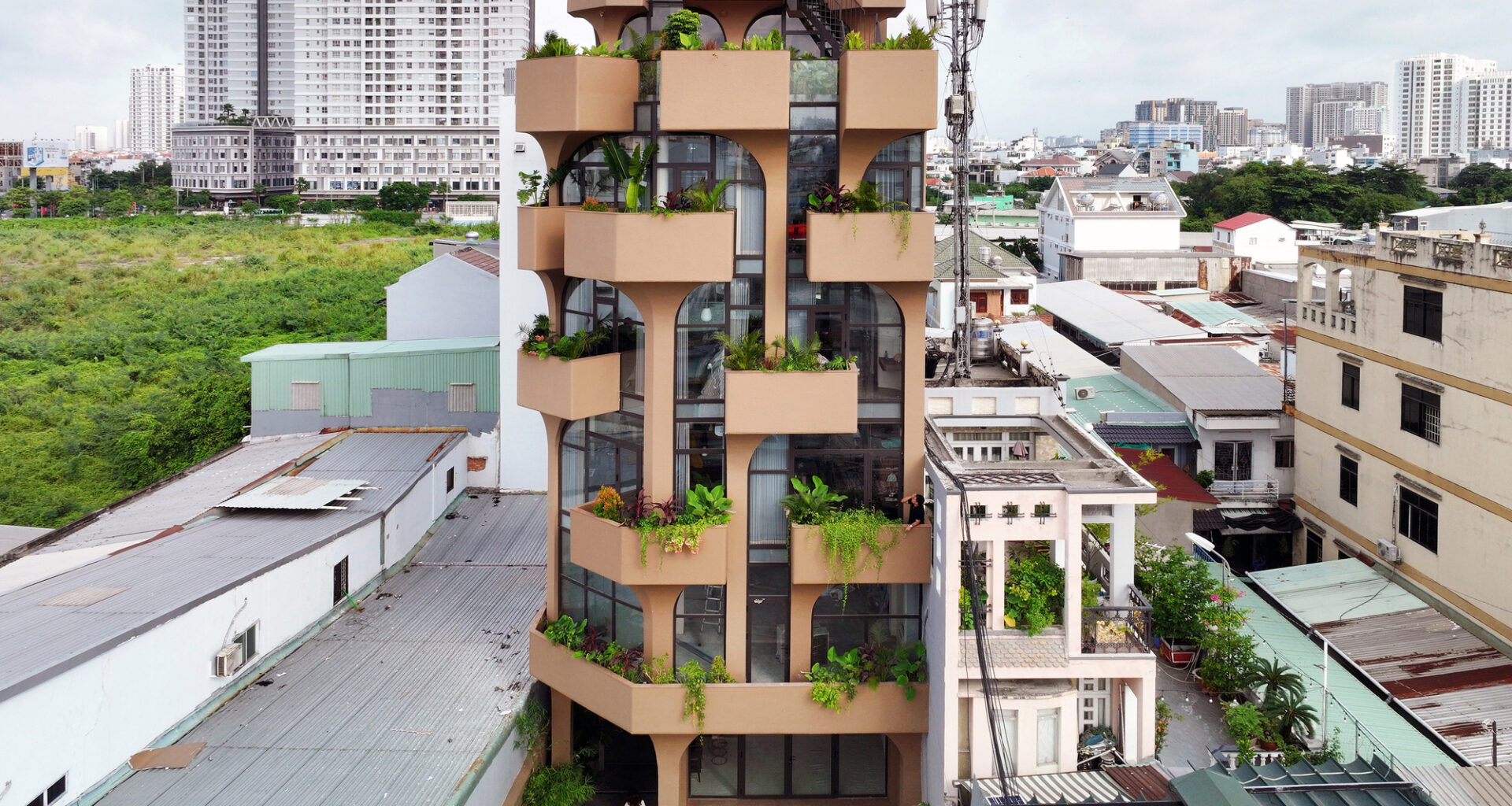 The Jungle Residence / ROOM+ Design & Build