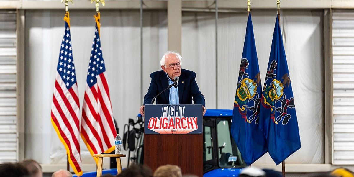 Sanders Proposes 'Pensions for All' as Trump Aims to Open 401(k)s to Private Equity Vultures