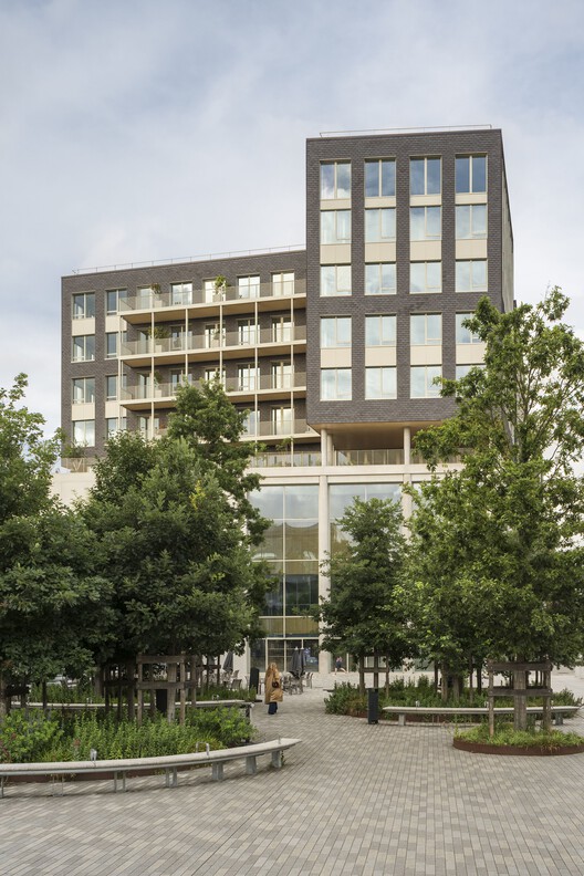 Multimodal Hub and Offices / DREAM + AIA Life Designers - Exterior Photography