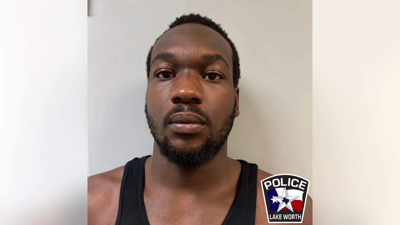 Fort Worth man arrested after using rock to rob same smoke shop twice