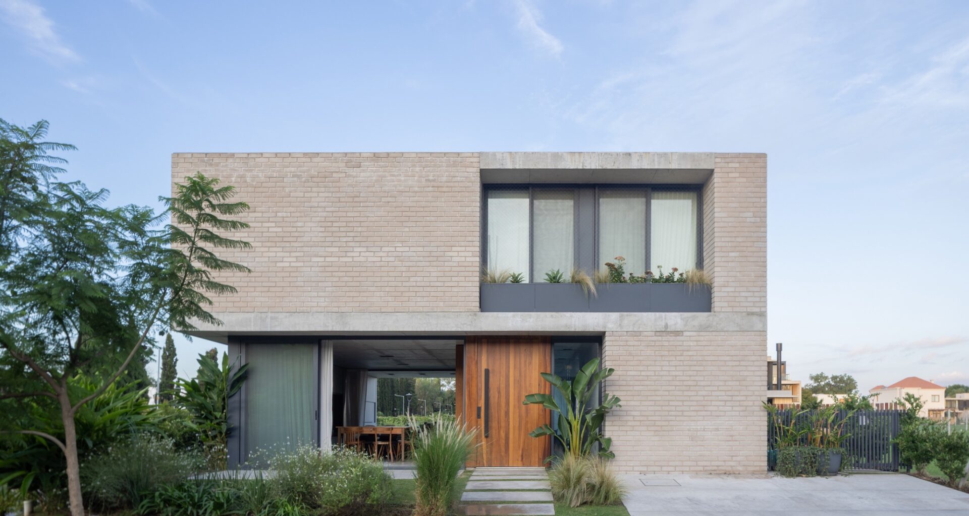 RoMa House / Pedro Ignacio Yáñez