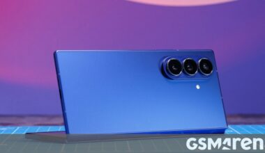 Some Samsung Galaxy Z Fold7 units are reportedly not opening completely flat