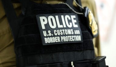 Off-duty border patrol officer shot in attempted robbery
