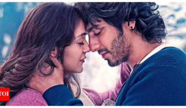 'Saiyaara' box office collection Day 4: Mohit Suri's romantic drama starring Ahaan Panday and Aneet Padda crosses Rs 100 crore mark; sees minor dip on first Monday |