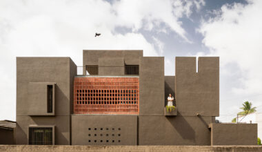 H-House / Studio Nirbaadh | ArchDaily