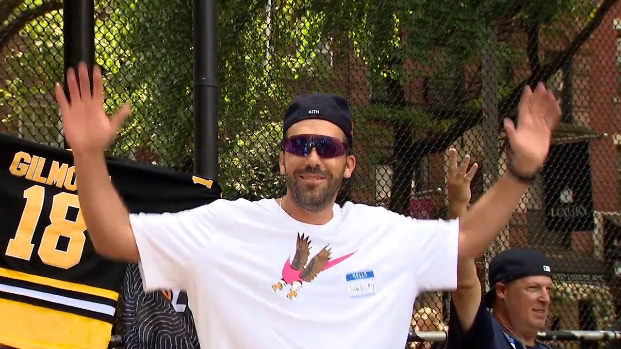 Adam Sandler look-alike contest held in Soho