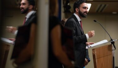 NYC mayoral candidate Zohran Mamdani brings in national players in revamp of campaign staff