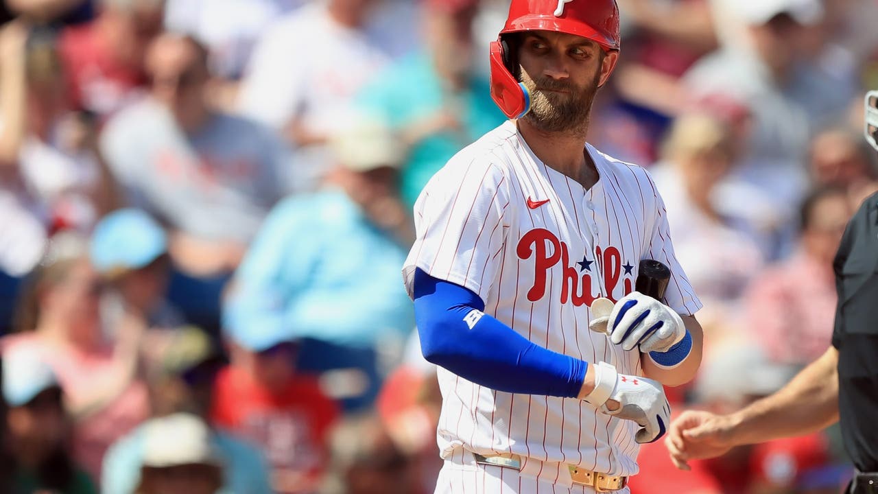 Harper, Manfred have heated debate during meeting