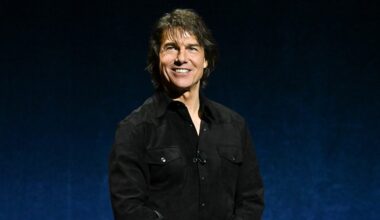 Tom Cruise attends Oasis reunion concert despite band's past mockery