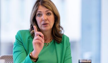 Alberta Eyes Pension Split From Canada in Push for Autonomy