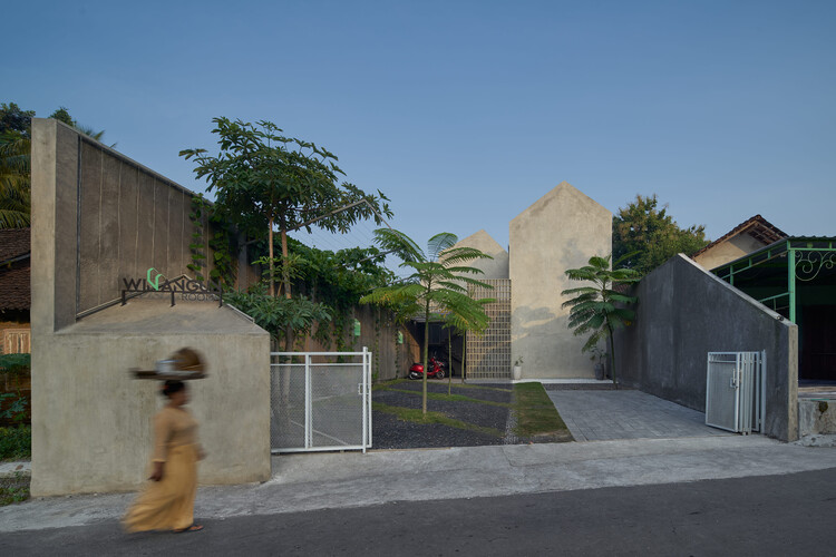 Porous Habitat / Inklusi.dsg - Exterior Photography, Concrete