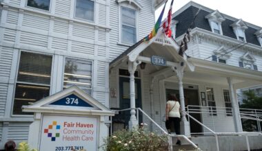 CT residents should use health centers despite HHS policy