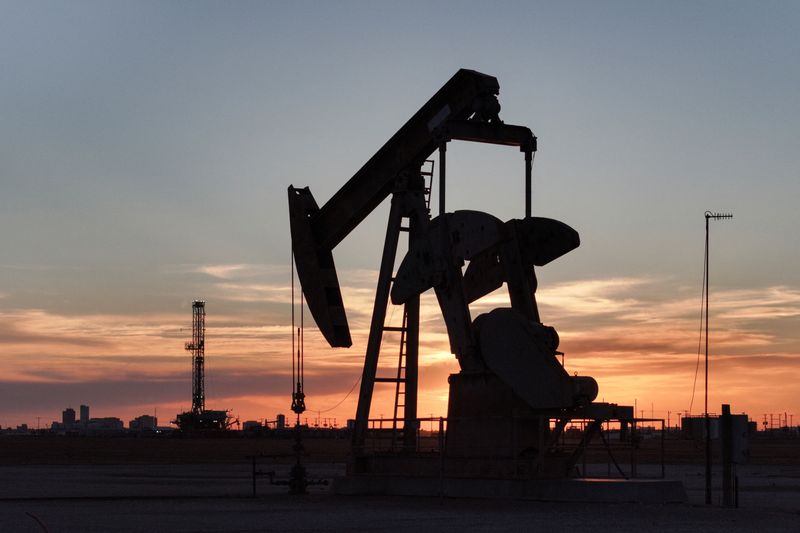 Oil edges down as market contemplates potential sanctions, tariffs | The Mighty 790 KFGO