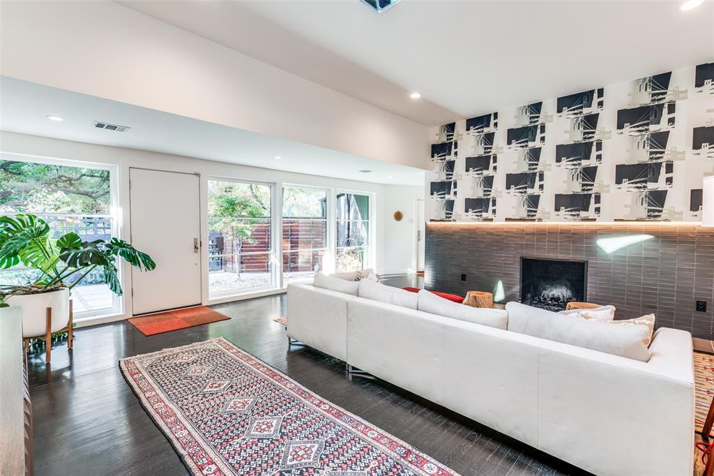 Elegant Mid Century