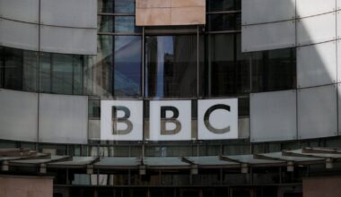 Over 400 media figures urge BBC to remove board member over Gaza coverage - Haaretz