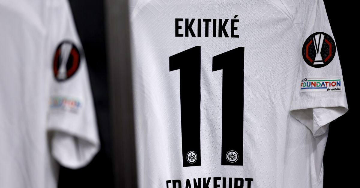 Bundesliga Watch: Eintracht Frankfurt informed that Hugo Ekitiké wants Liverpool move