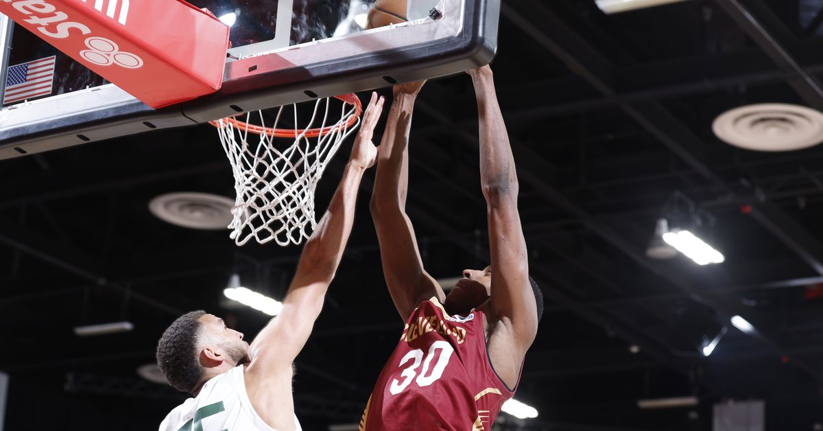 Nae’Qwan Tomlin continues to impress in Cavs’ 92-83 win over Bucks