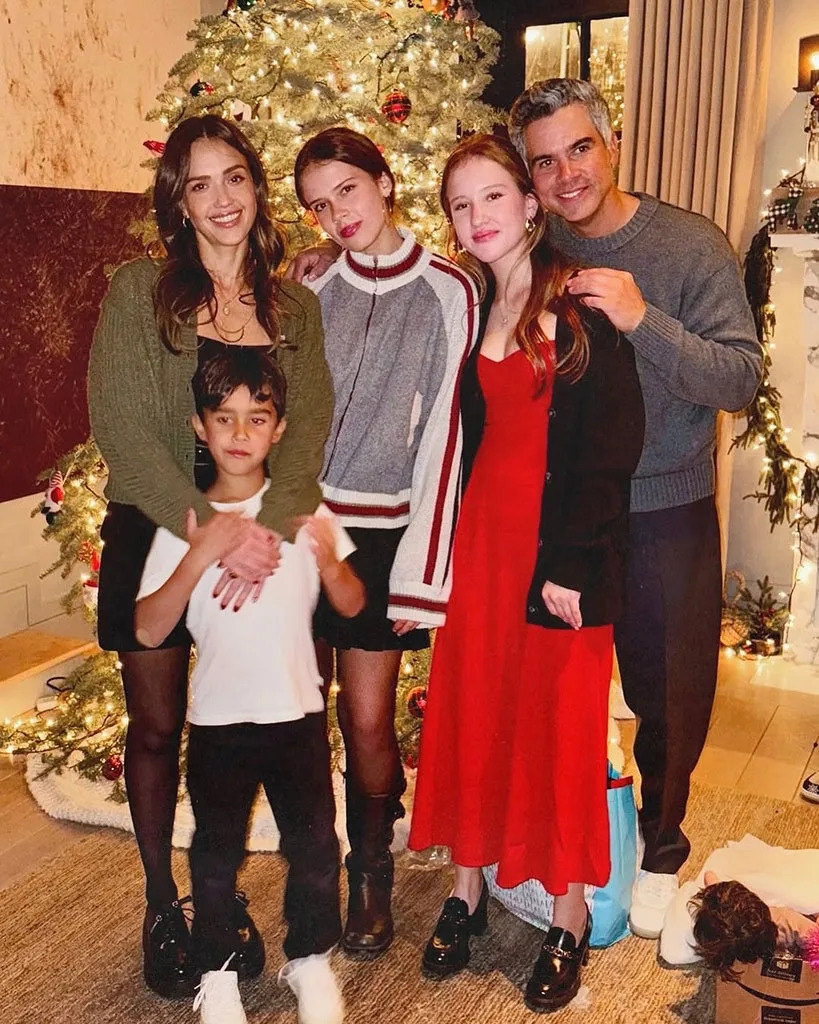 <p>Merry Christmas 2024</p>