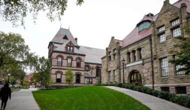 Brown reaches deal with federal government to restore funding