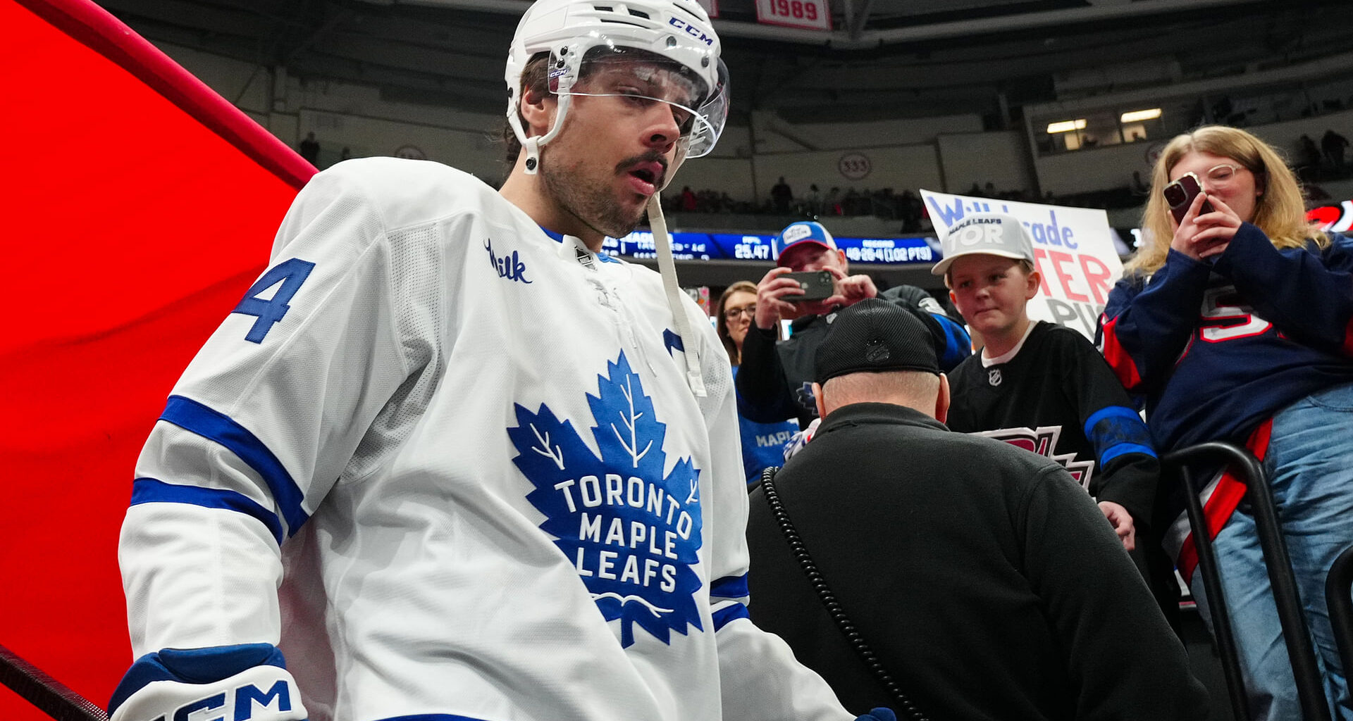 NHL: Toronto Maple Leafs at Carolina Hurricanes - Source: Imagn