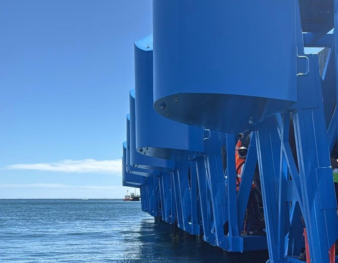 Floaters installed at Port of LA for US wave energy pilot