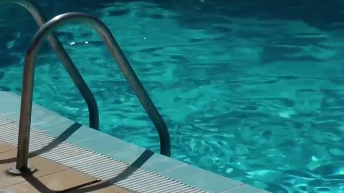 Texas laws around apartment complex swimming pools