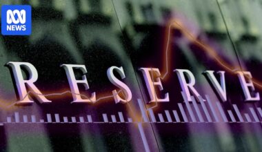 Markets live updates: Reserve Bank expected to cut interest rates for third time in 2025, ASX to fall after Wall Street tumbles