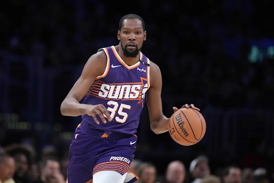 Kevin Durant (35) dribbles the ball during a game between the Phoenix Suns and Los Angeles Lakers at Crypto.com Arena.Kirby Lee-Imagn Images