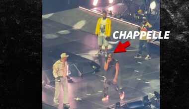 Dave Chappelle Crashes Wu-Tang Clan Stage in Ohio & Leads Them in Beatbox