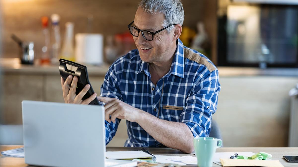 7 Signs You Should Retire Earlier Than You Think, According to Humphrey Yang